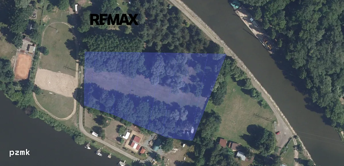 Prodej komerčního pozemku 500 m²